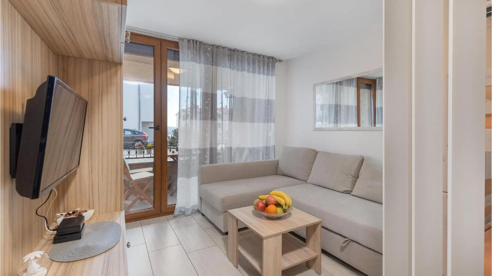 Cozy Apartment In Crikvenica With Kitchen